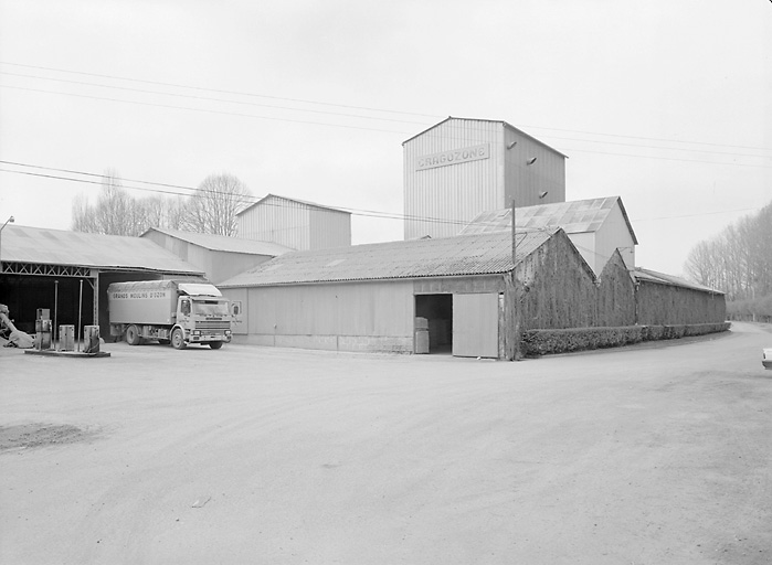 L'Usine de production pour alimentation animale, vue générale.