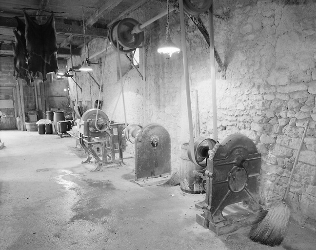 Intérieur, machines de finition, meule de finition, doleuses.