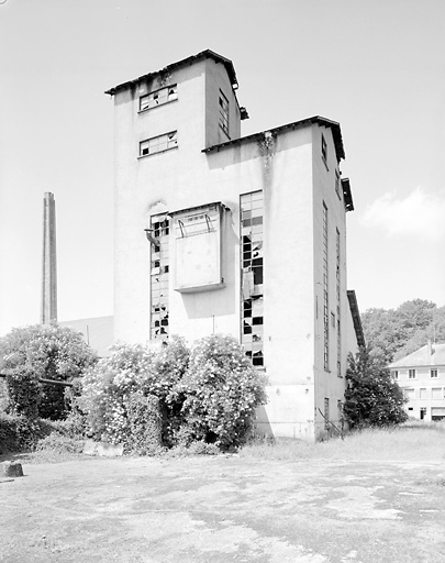 Atelier de fabrication, façade est.