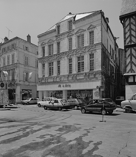 Façade.