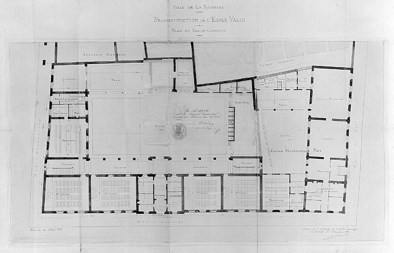 Deuxième quarré où se trouvent l'ouverture de la digue pour le passage des vaisseaux. 174.