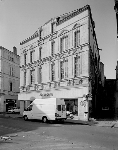 Elévation sur rue.