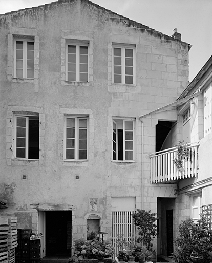 Elévation sur cour du deuxième corps de bâtiment.