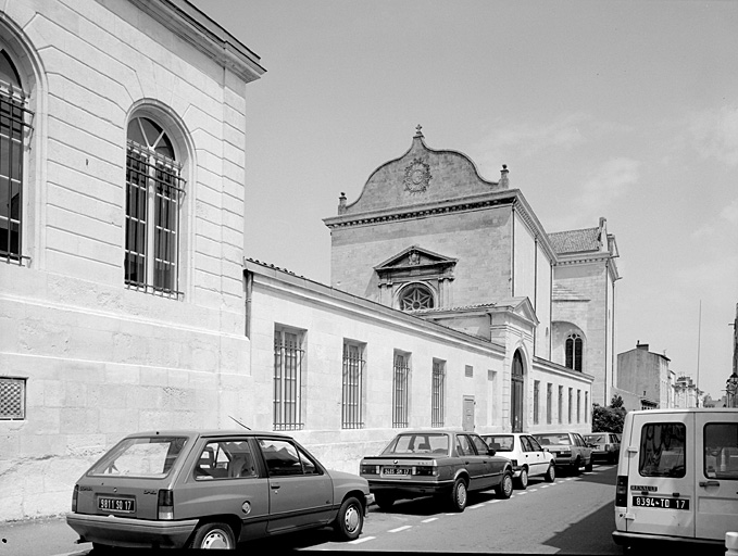 Corps de bâtiment sud, élévation sur la rue du Collège avec chapelle.