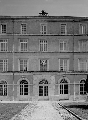 Corps principal élévation antérieure.