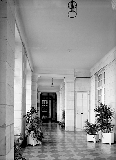 Aile est, vestibule d'entrée.