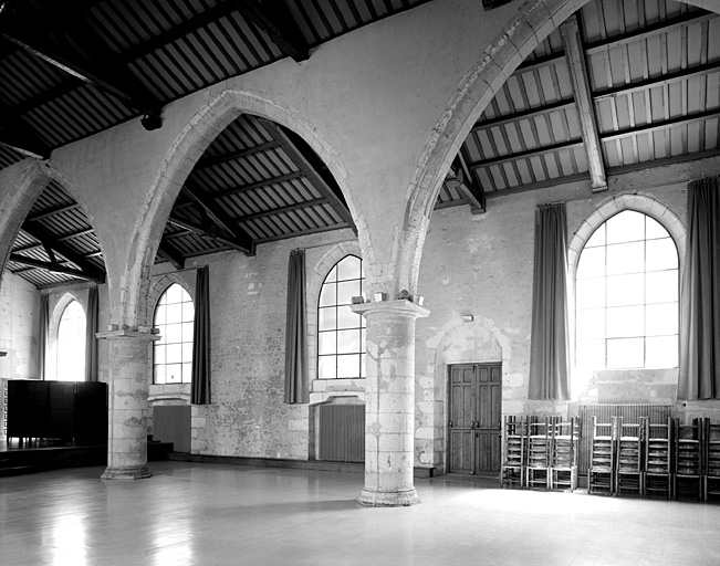 Chapelle, intérieur, bas côté droit.