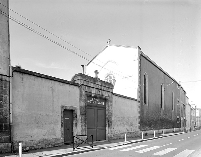 Portail et chapelle, élévations nord sur rue.