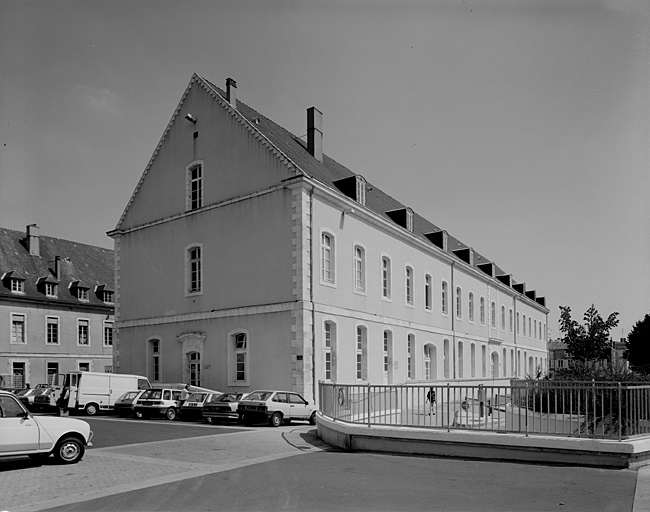 Bâtiment est (parcelle 111), élévations ouest et sud.