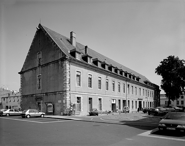 Bâtiment nord est (parcelle 110), élévations ouest et sud.