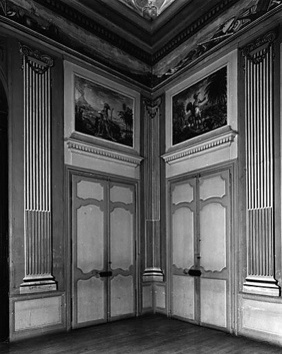 Salle haute, angle sud ouest.