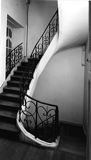 Aile nord, escalier.