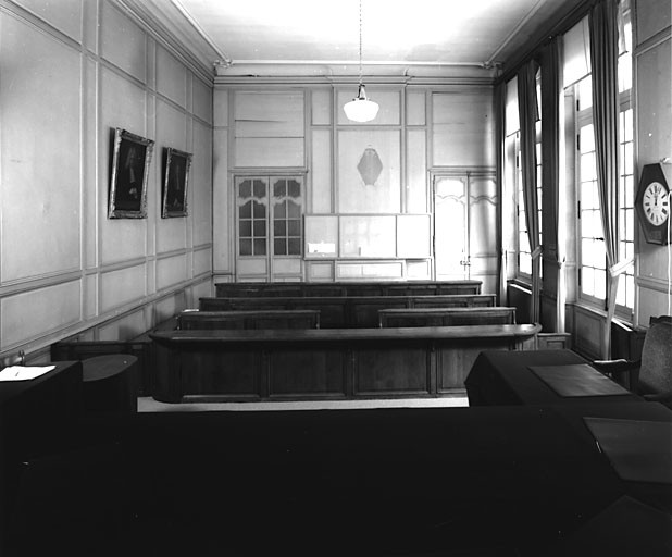 Aile nord, tribunal de commerce, salle d'audience vue vers l'est.