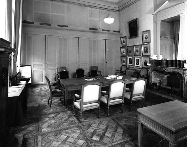 Aile nord, tribunal de commerce, bureau du président, vue vers l'ouest.