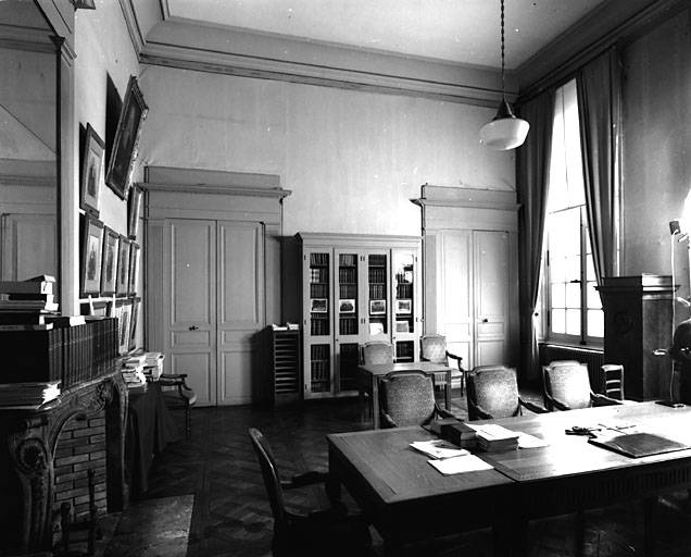 Aile nord, tribunal de commerce, bureau du président, vue vers l'est.