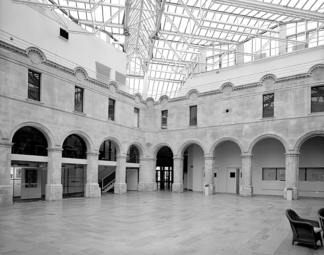 Cloître galeries sud et ouest.