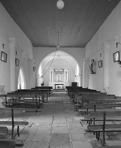 Intérieur, vue d'ouest en est.