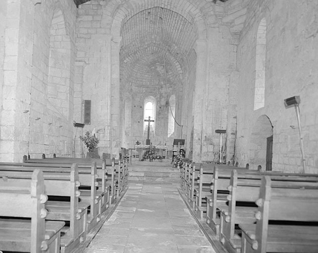 Intérieur, vue vers le chevet.