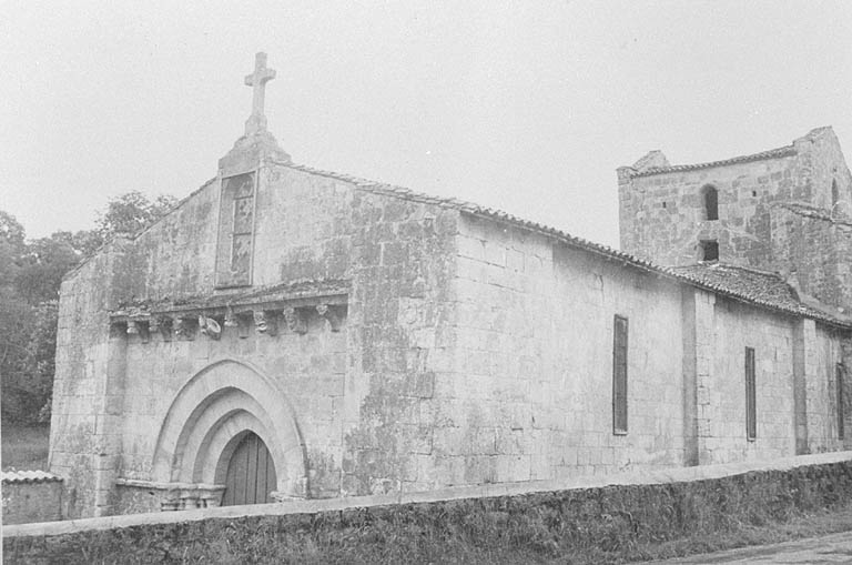 Façade et élévation latérale droite.