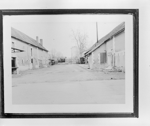 La cour vue vers l'est en 1966.