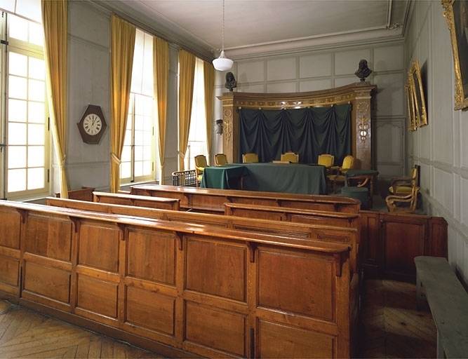 Aile nord, tribunal de commerce, salle d'audience vue vers l'ouest.