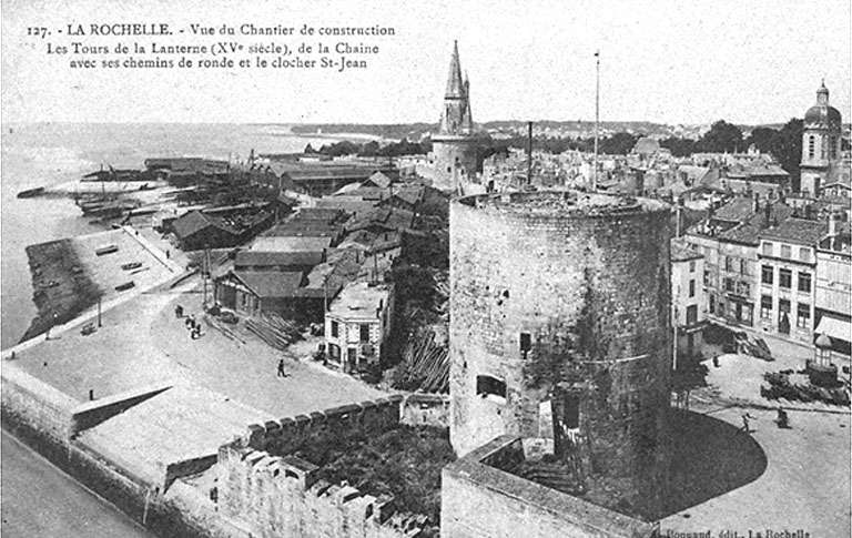 Vue du chantier de construction navale, depuis la tour Saint Nicolas.