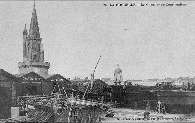 Le chantier de construction navale.