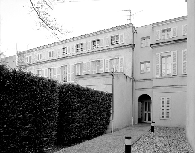 Bâtiment conventuel, élévation sud sur jardin.