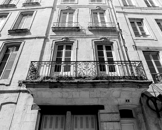 Elévation sur rue des deuxième et troisième étages.