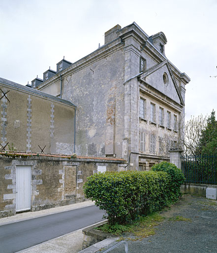 Corps de bâtiment sud-ouest, angle nord-ouest.