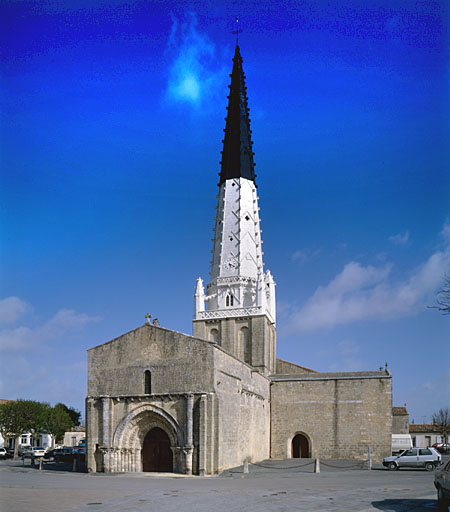 Eglise, vue générale sud-ouest.