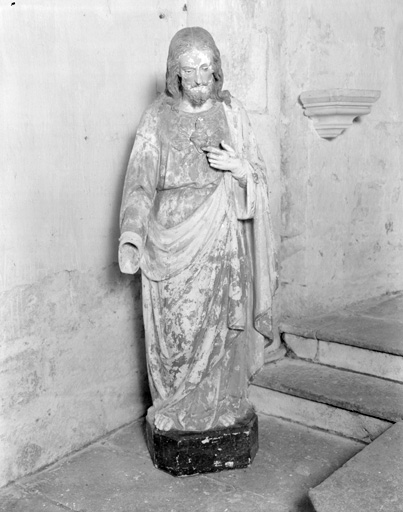 Statue : Sacré-Coeur.