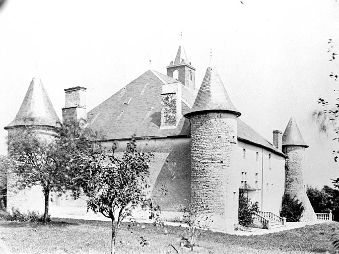 Château, élévations antérieures sud-ouest et sud-est.