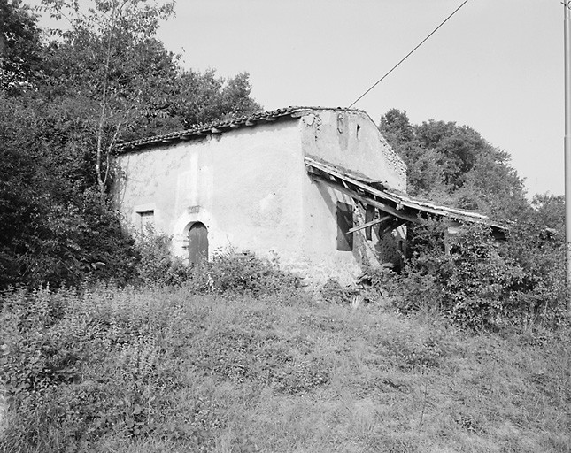 Ancien logement patronal vu de l'est.