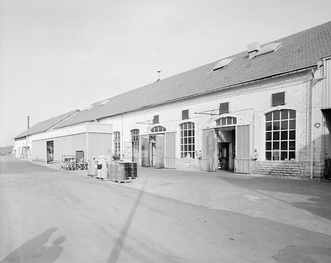 Atelier de fabrication des liquides vu du sud ouest.
