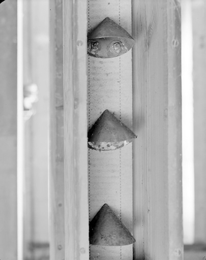 Chaîne à godets coniques pour la farine.