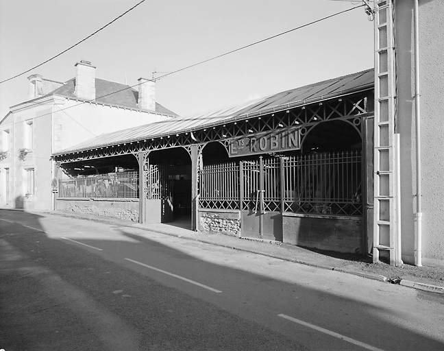 Entrepôt vu de l'ouest.