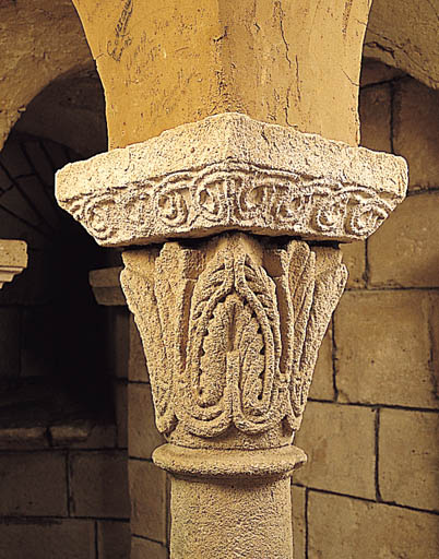 Crypte, chapiteau.