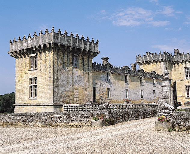 Logis, aile gauche, élévation antérieure.