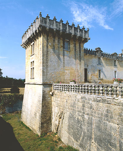 Logis, tour sud-est.