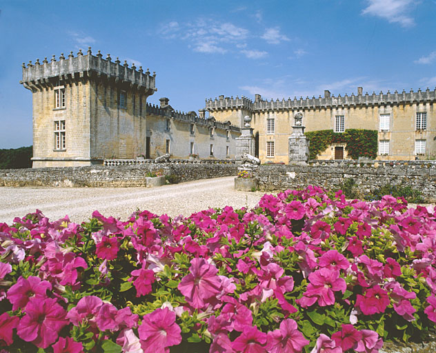 Logis, corps principal et aile gauche, élévations antérieures.
