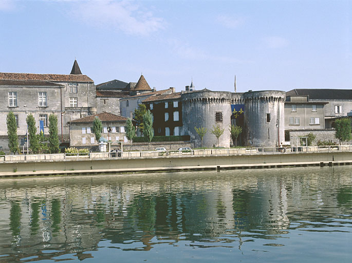 Vue d'ensemble depuis le faubourg Saint-Jacques.