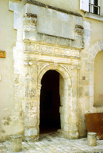 Elévation sur rue, détail de la porte.