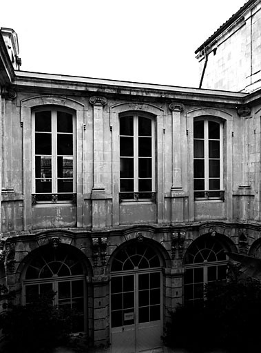 Elévation sur cour, aile sud.