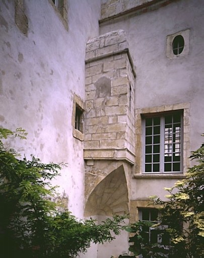 Elévation postérieure, partie gauche, détail de l'échauguette, après restauration : tourelle sur trompe.