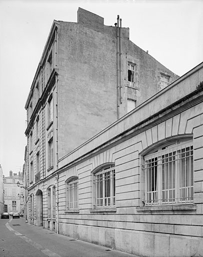 Elévations ouest sur la rue des Templiers.