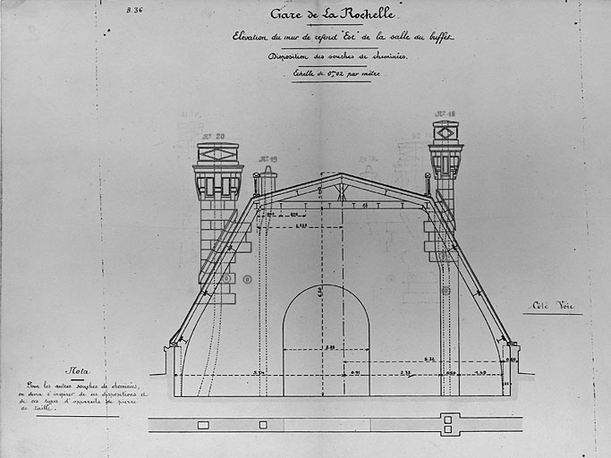 Aile côté buffet, mur de refend est, souches de cheminées (pl.38).