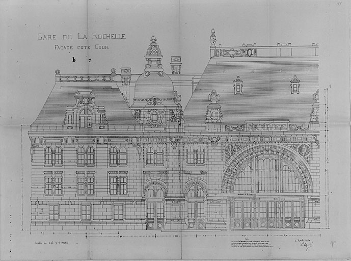 Bâtiment principal, élévation côté cour, détail, en 1911, par Esquié (pl.3).