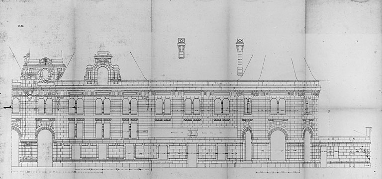 Bâtiment principal, aile côté buffet, élévation côté cour.