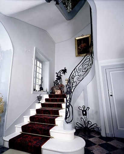 Corps principal ouest, escalier, partie inférieure.